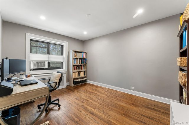 37 Manchester Road 2R, Eastchester, NY 10509