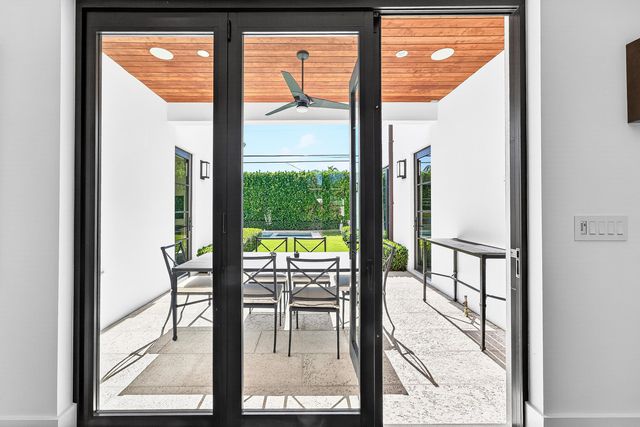 3218 S Olive Avenue, West Palm Beach, FL 33405