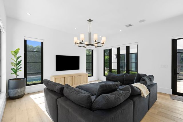 3218 S Olive Avenue, West Palm Beach, FL 33405