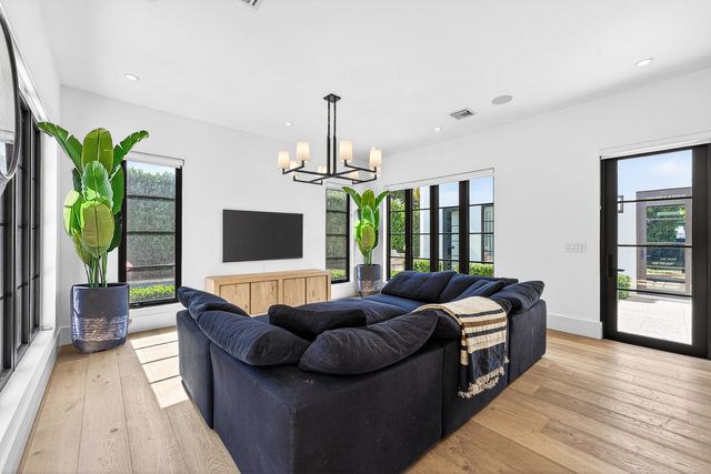 3218 S Olive Avenue, West Palm Beach, FL 33405