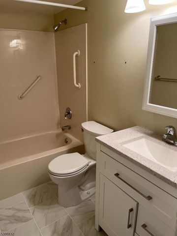 198 Drake Lane, Roxbury Twp., NJ 07852