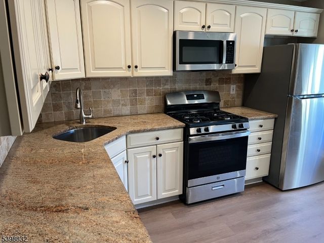 198 Drake Lane, Roxbury Twp., NJ 07852