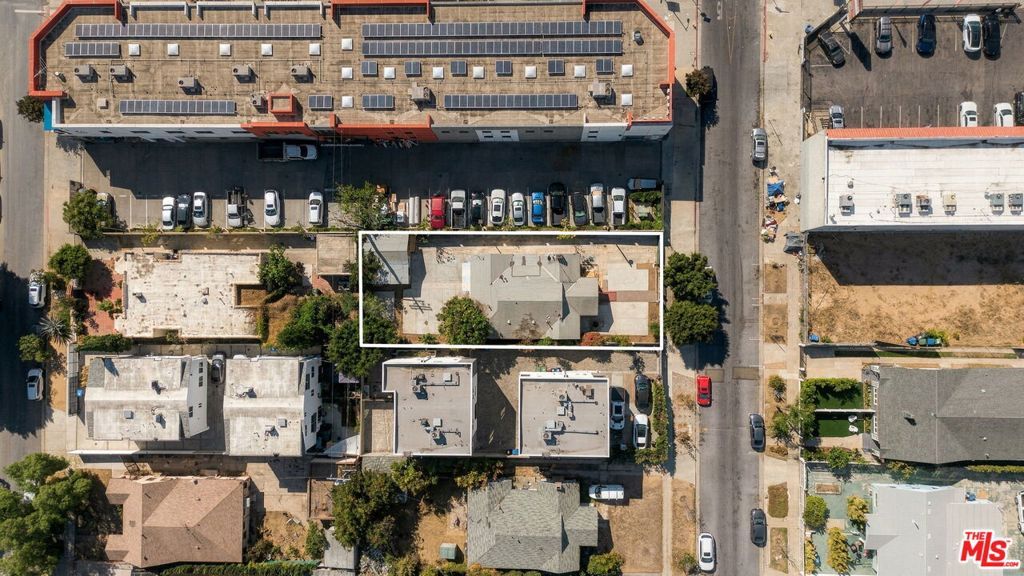 1114 N Heliotrope Drive, Los Angeles, CA 90029 — exterior