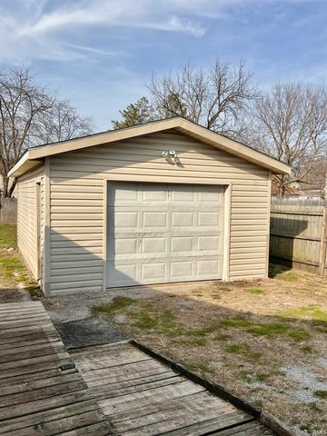6 Blinn Avenue, Frankfort, IN 46041