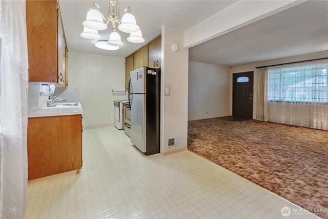 8216 John Dower Rd SW, Lakewood, WA 98499