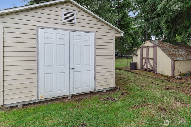 8216 John Dower Rd SW, Lakewood, WA 98499