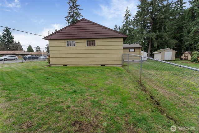 8216 John Dower Rd SW, Lakewood, WA 98499