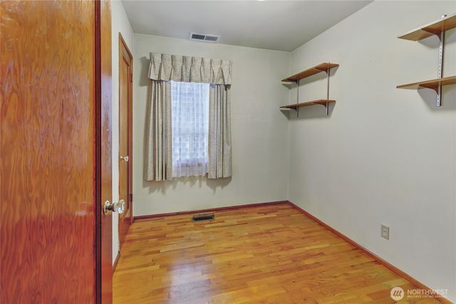 8216 John Dower Rd SW, Lakewood, WA 98499