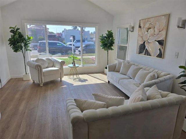 739 W 102nd, Los Angeles, CA 90044