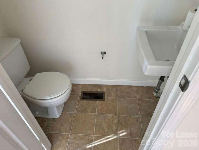 9432 Lexington Circle G, Charlotte, NC 28213