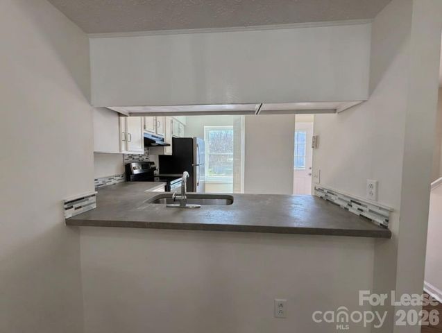 9432 Lexington Circle G, Charlotte, NC 28213