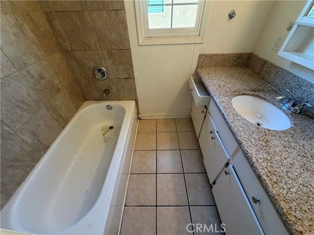 18955 Covello Street, Reseda (los Angeles), CA 91335