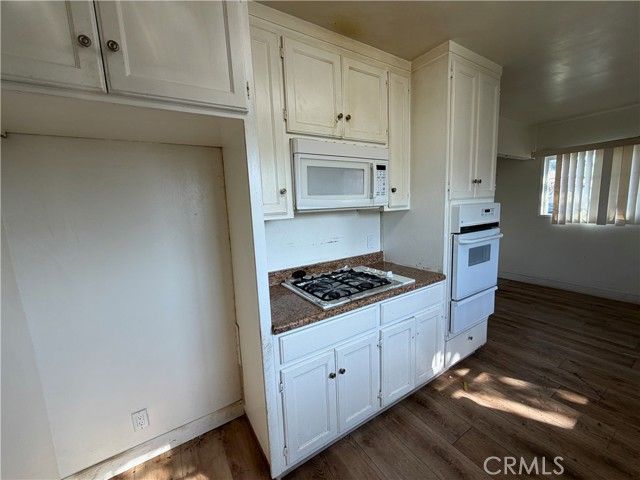 18955 Covello Street, Reseda (los Angeles), CA 91335