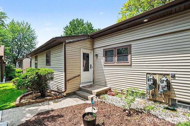 2631 Chatham Woods Drive Se, Cascade Twp, MI 49546
