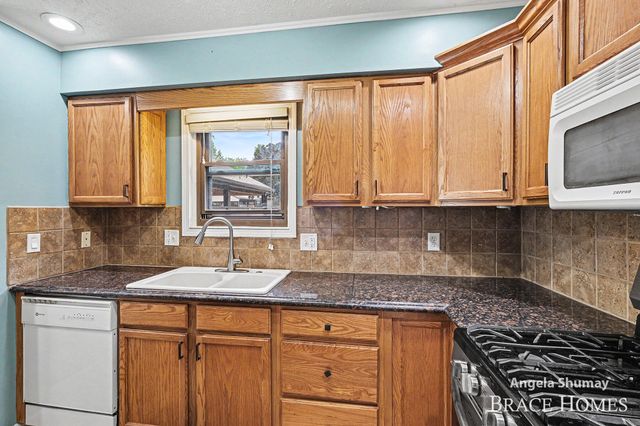 2631 Chatham Woods Drive Se, Cascade Twp, MI 49546