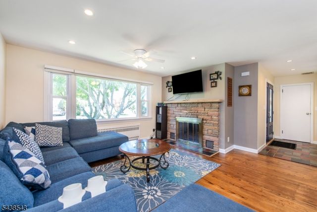 4 Brookhill Pl, Little Falls Twp., NJ 07424