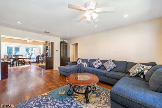 4 Brookhill Pl, Little Falls Twp., NJ 07424