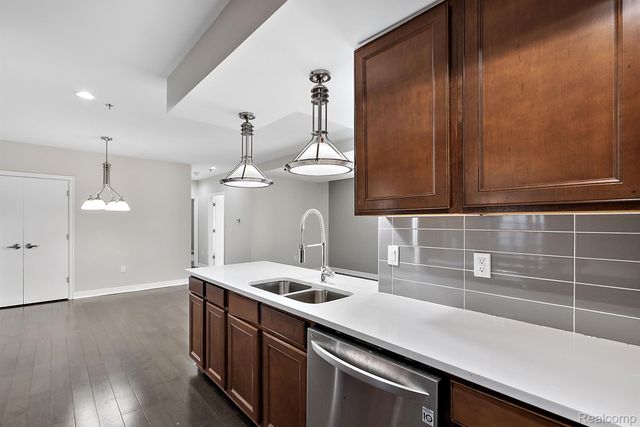 525 W Lafayette Boulevard 20C, Detroit, MI 48226