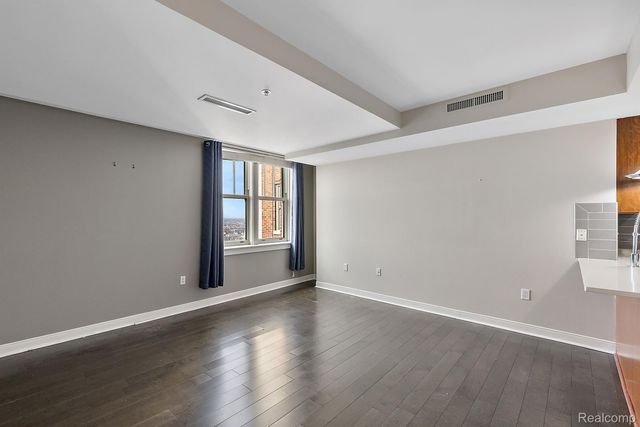525 W Lafayette Boulevard 20C, Detroit, MI 48226