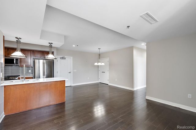 525 W Lafayette Boulevard 20C, Detroit, MI 48226