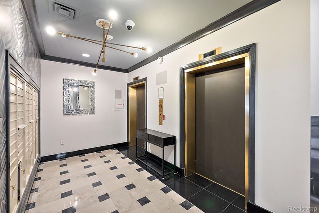 525 W Lafayette Boulevard 20C, Detroit, MI 48226