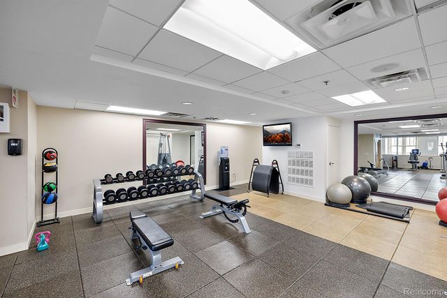 525 W Lafayette Boulevard 20C, Detroit, MI 48226