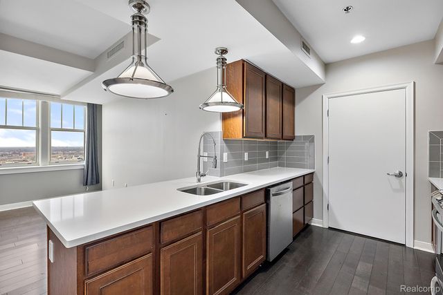 525 W Lafayette Boulevard 20C, Detroit, MI 48226