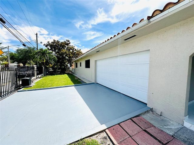 201 SW 40th Ave, Miami, FL 33134
