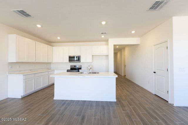 898 W Calle Bombona, Sahuarita, AZ 85629