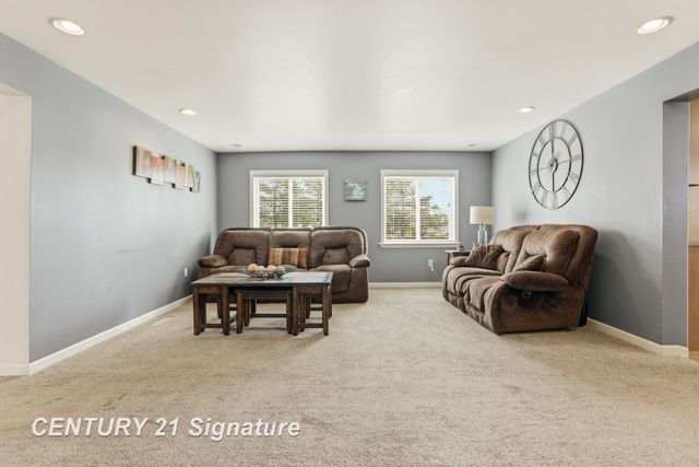 526 S Maple Street, Hemlock, MI 48626