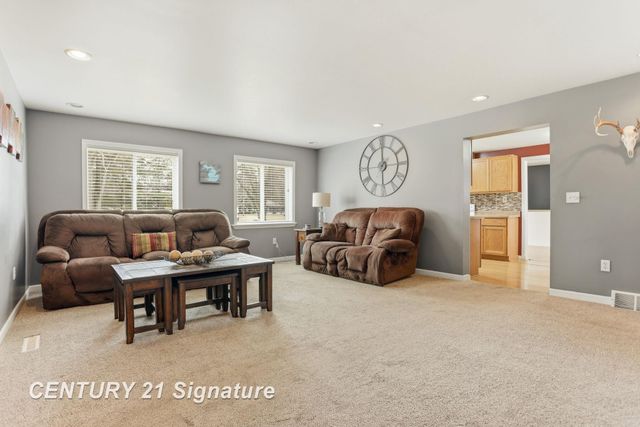 526 S Maple Street, Hemlock, MI 48626