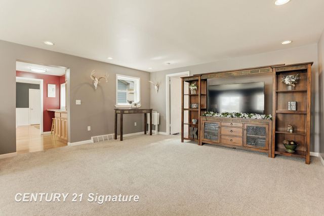 526 S Maple Street, Hemlock, MI 48626