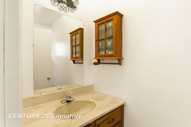 526 S Maple Street, Hemlock, MI 48626