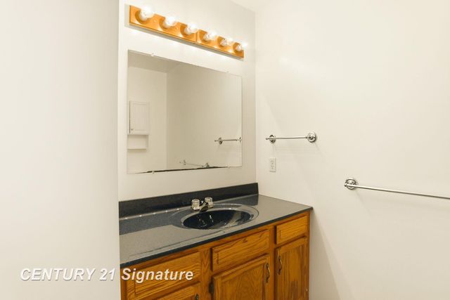 526 S Maple Street, Hemlock, MI 48626