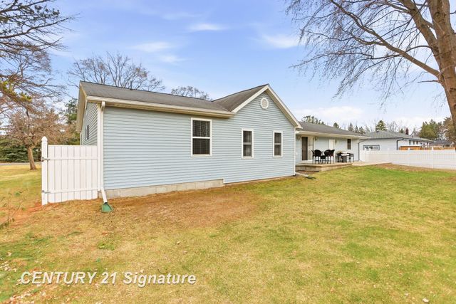 526 S Maple Street, Hemlock, MI 48626