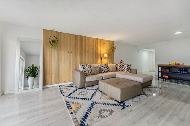 3150 N Palm Aire Drive 308, Pompano Beach, FL 33069