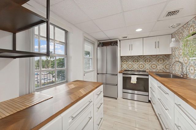 3150 N Palm Aire Drive 308, Pompano Beach, FL 33069