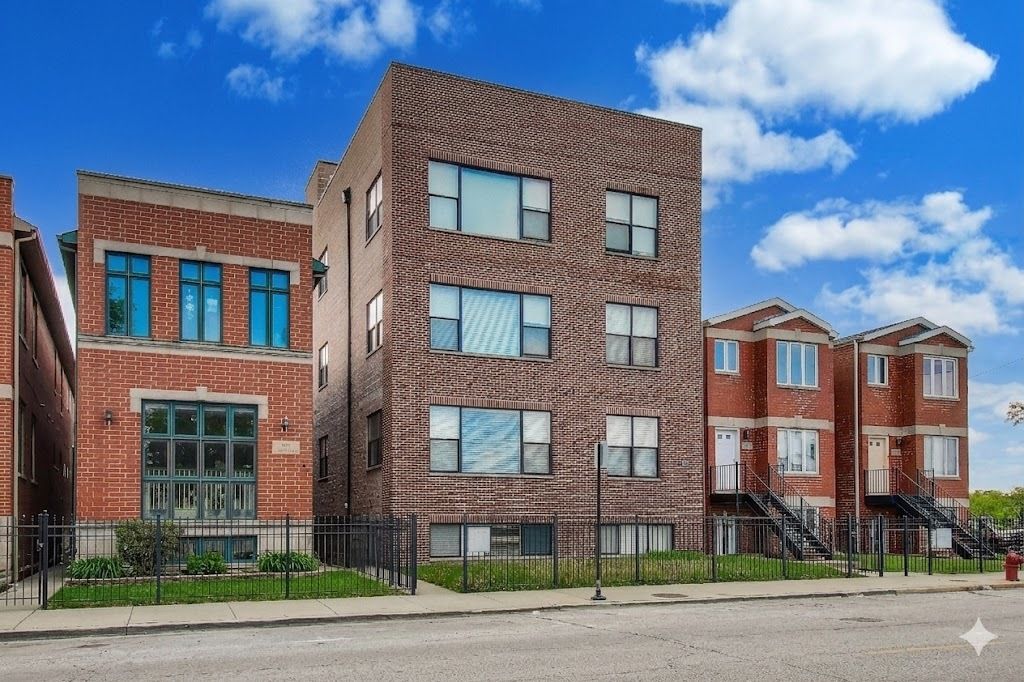 504 S Oakley Boulevard, Chicago, IL 60612