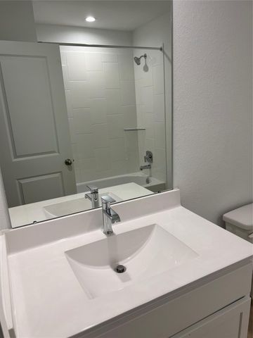 5118 Hunters Trail, Fresno, TX 77545