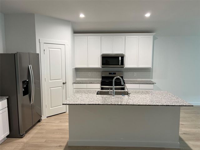 5118 Hunters Trail, Fresno, TX 77545