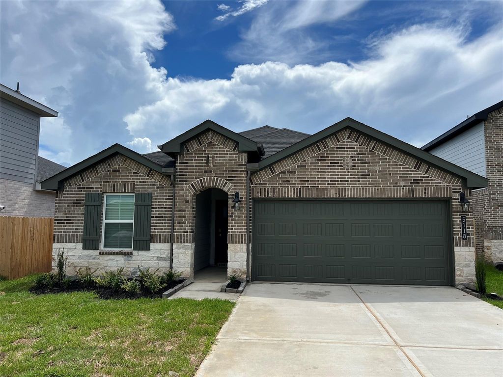5118 Hunters Trail, Fresno, TX 77545