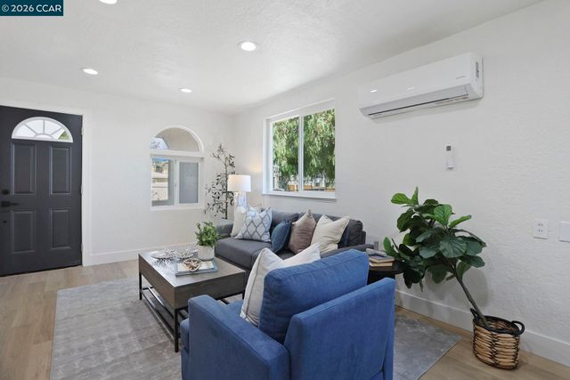 196 N Bella Monte Ave, Bay Point, CA 94565