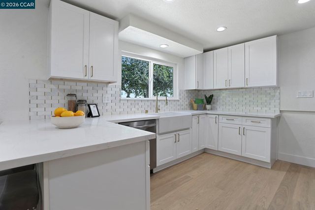 196 N Bella Monte Ave, Bay Point, CA 94565