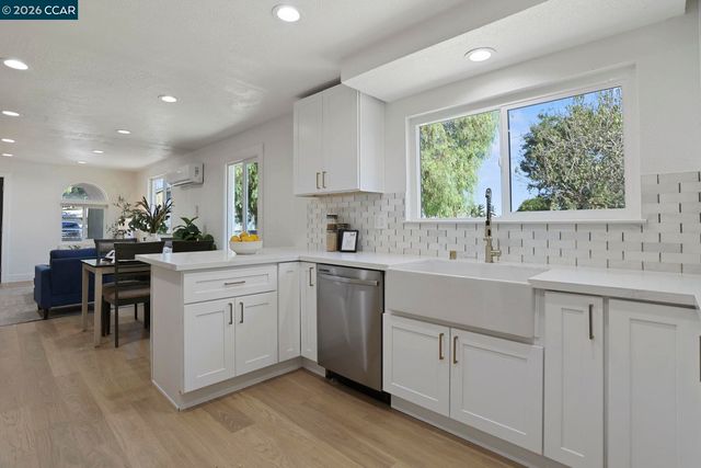 196 N Bella Monte Ave, Bay Point, CA 94565