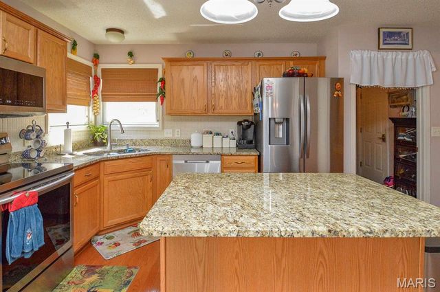 3567 Sky Hawk Drive, Shiloh, IL 62221