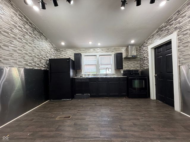 2105 Arrow Avenue, Anderson, IN 46016