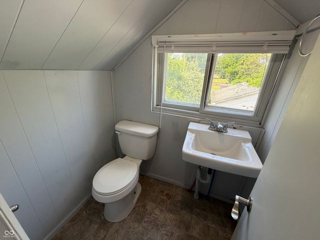 2105 Arrow Avenue, Anderson, IN 46016