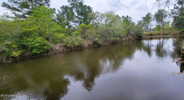 136 Poki Place, Diamondhead, MS 39525