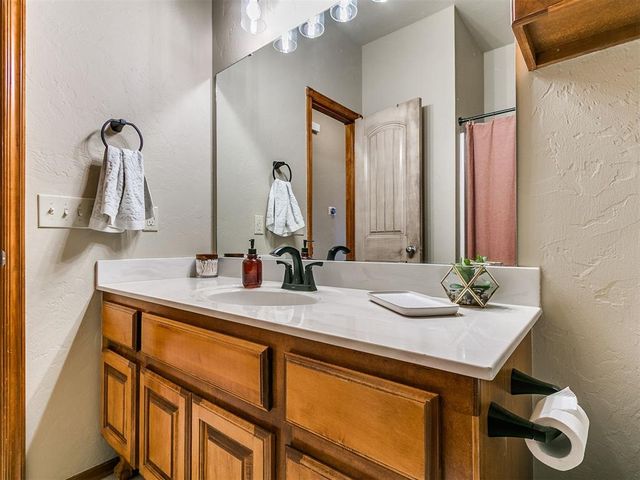 726 Silver Tree Drive, Choctaw, OK 73020