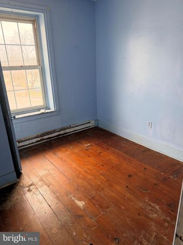 6 N MAIN ST, Richlandtown, PA 18955